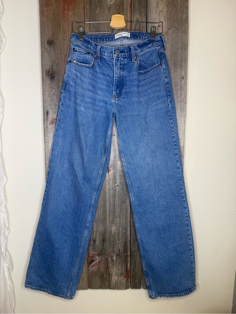 Abercrombie & Fitch Low Rise Baggy Jeans Medium Blue Wash 27 Long
